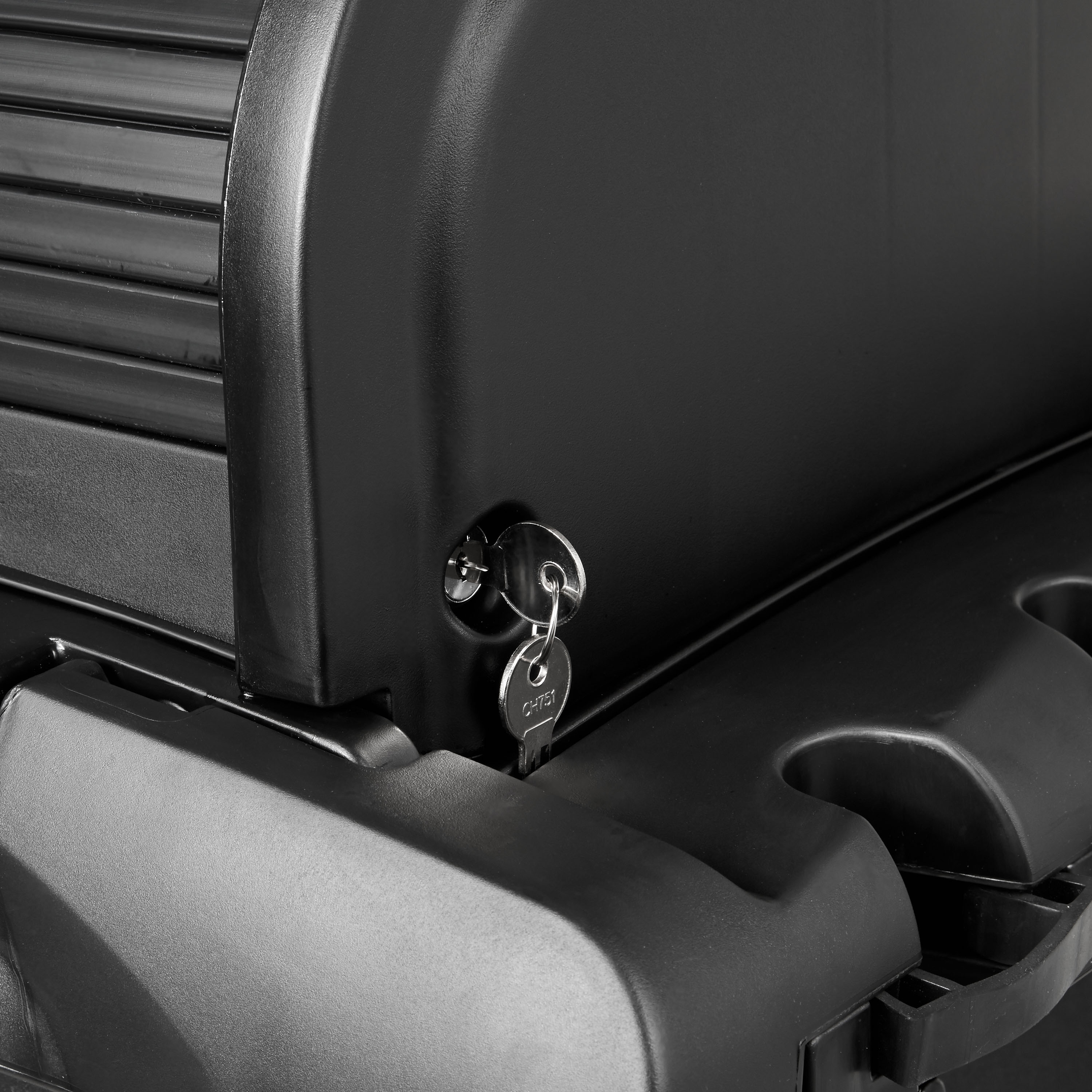 乐柏美商务用品清洁推车以安全、高效、静音的特性，为您提供优化且卓越的清洁体验。乐柏美商务用品精心打造的清洁推车系列，旨在助力您的员工高效完成设施维护，同时通过轻便灵活的操作设计，有效降低人员流动率。选用我们安静敏捷的清洁推车，为宾客营造洁净舒适的居住环境。
我们的客房服务推车具有广泛而全面的功能优势，包括：