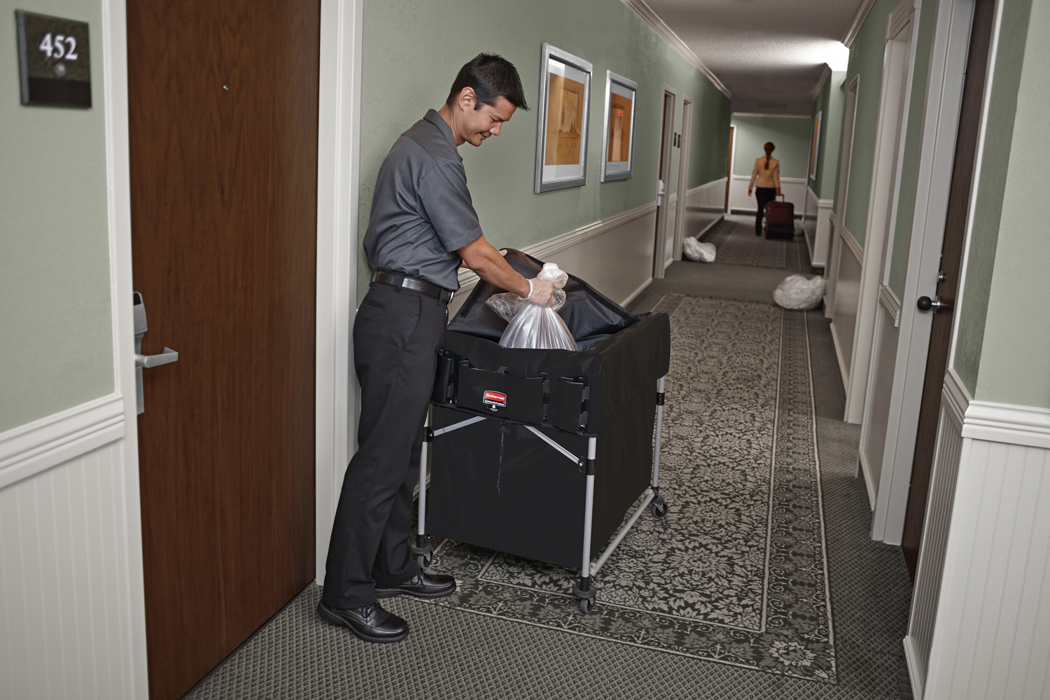 乐柏美商务用品1889864型8蒲式耳行政系列X型推车盖，黑色。